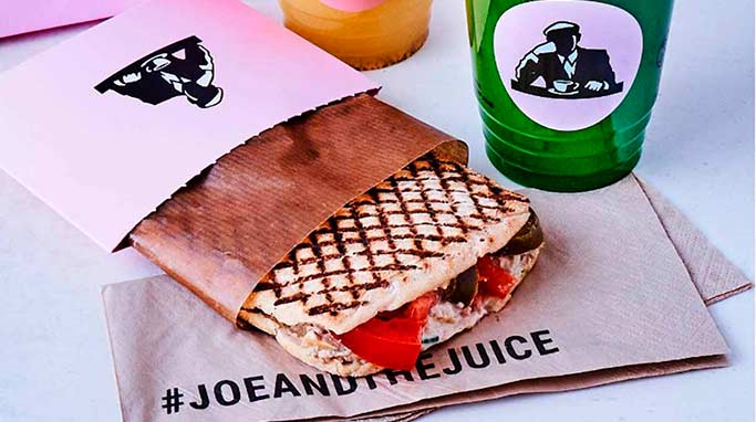 Nyd friske juicer, shakes, sandwiches og kaffe – perfekt som frokost eller nem take away.